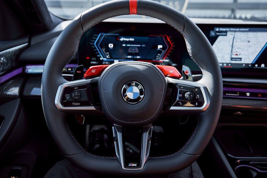 Used 2026 BMW M5 w/ Executive Package image 65