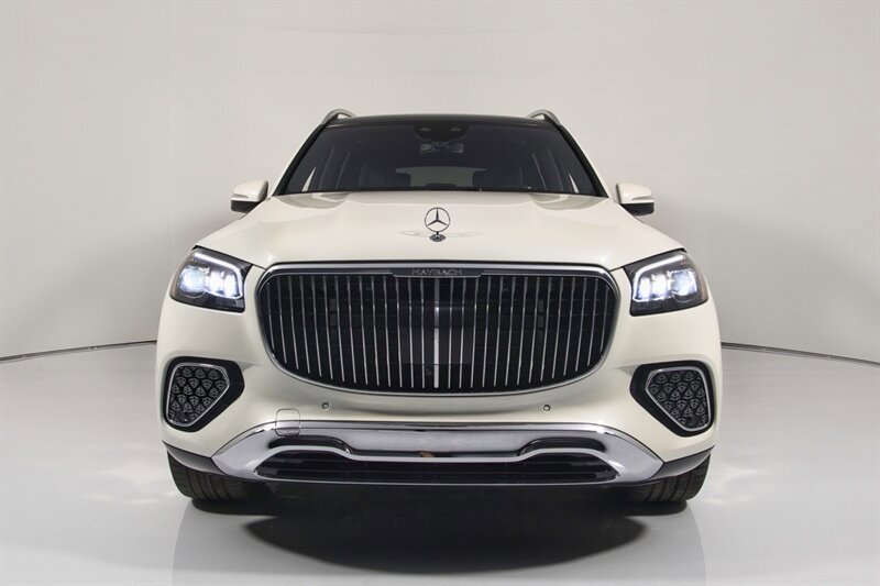 Used 2024 Mercedes-Benz Maybach GLS 600 4MATIC image 3