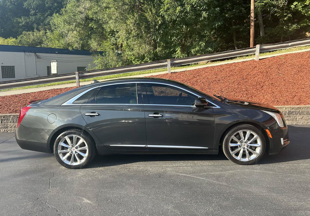 Used 2014 Cadillac XTS Luxury w/ Driver Awareness Package FWD image 4