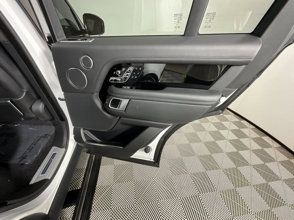 Used 2020 Land Rover Range Rover SV Autobiography Dynamic image 21