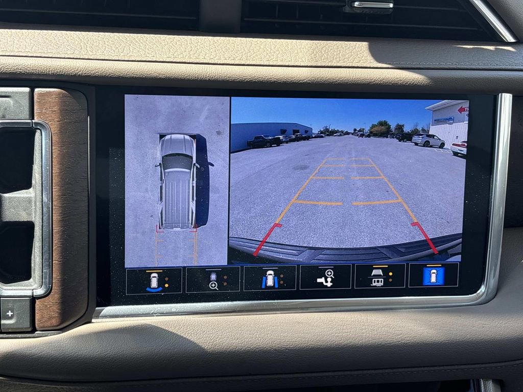 Used 2021 GMC Yukon Denali w/ Denali Premium Package image 20