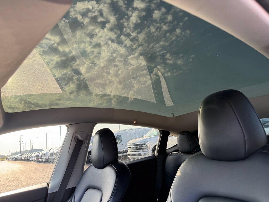 Used 2021 Tesla Model Y Long Range AWD/4WD image 6