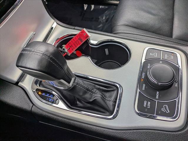 Used 2020 Jeep Grand Cherokee Summit AWD/4WD image 11