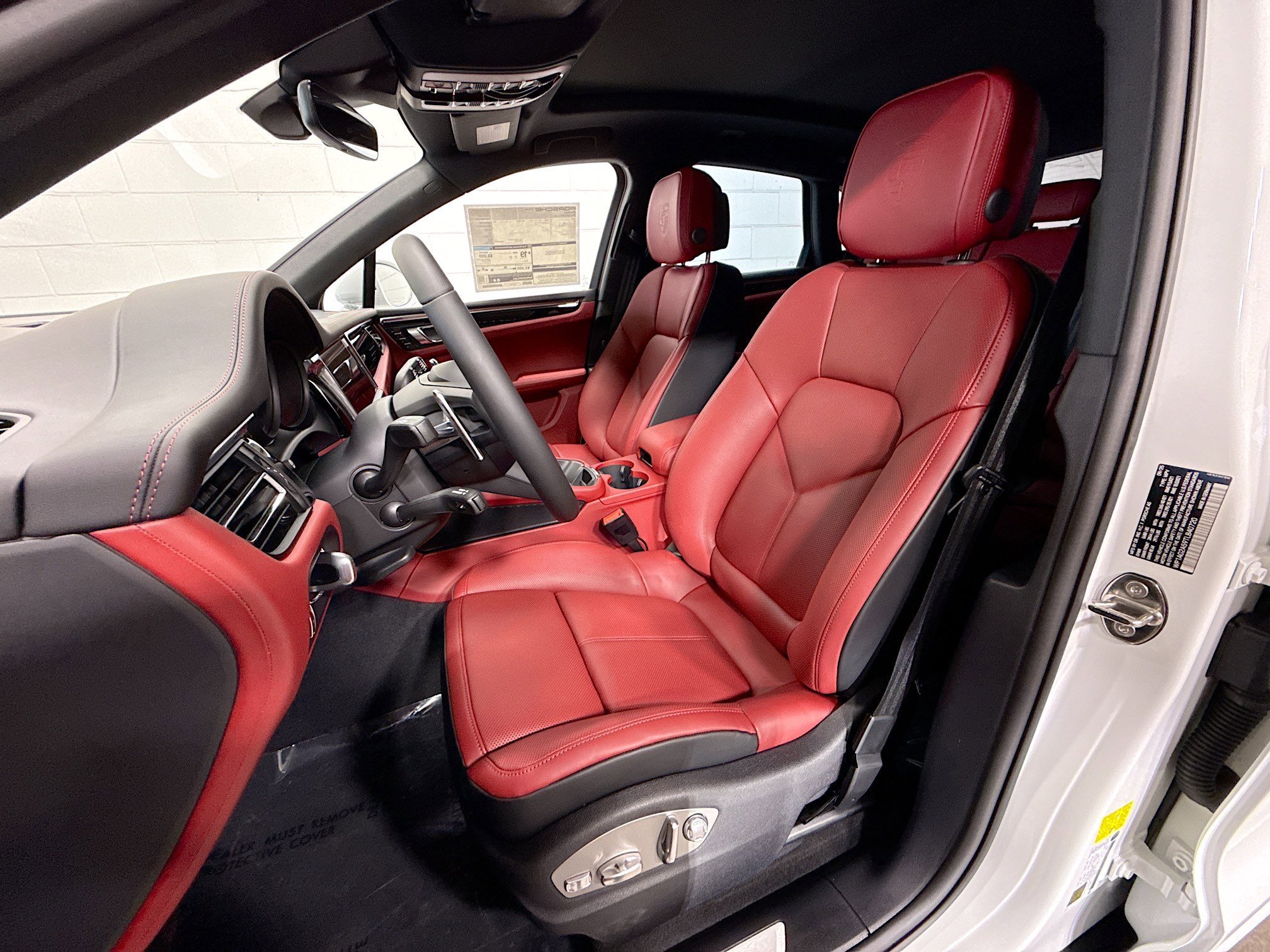 Certified 2026 Porsche Macan S AWD/4WD image 5
