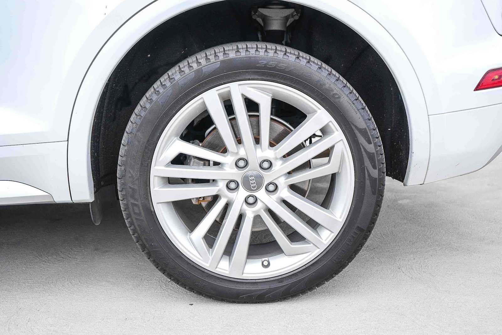 Used 2020 Audi Q5 2.0T Premium Plus w/ Premium Plus Package AWD/4WD image 13