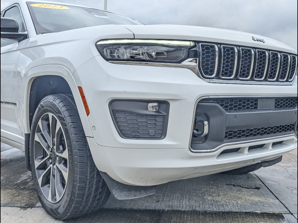 Used 2023 Jeep Grand Cherokee L Overland w/ Rear Seat Video Group I AWD/4WD image 12