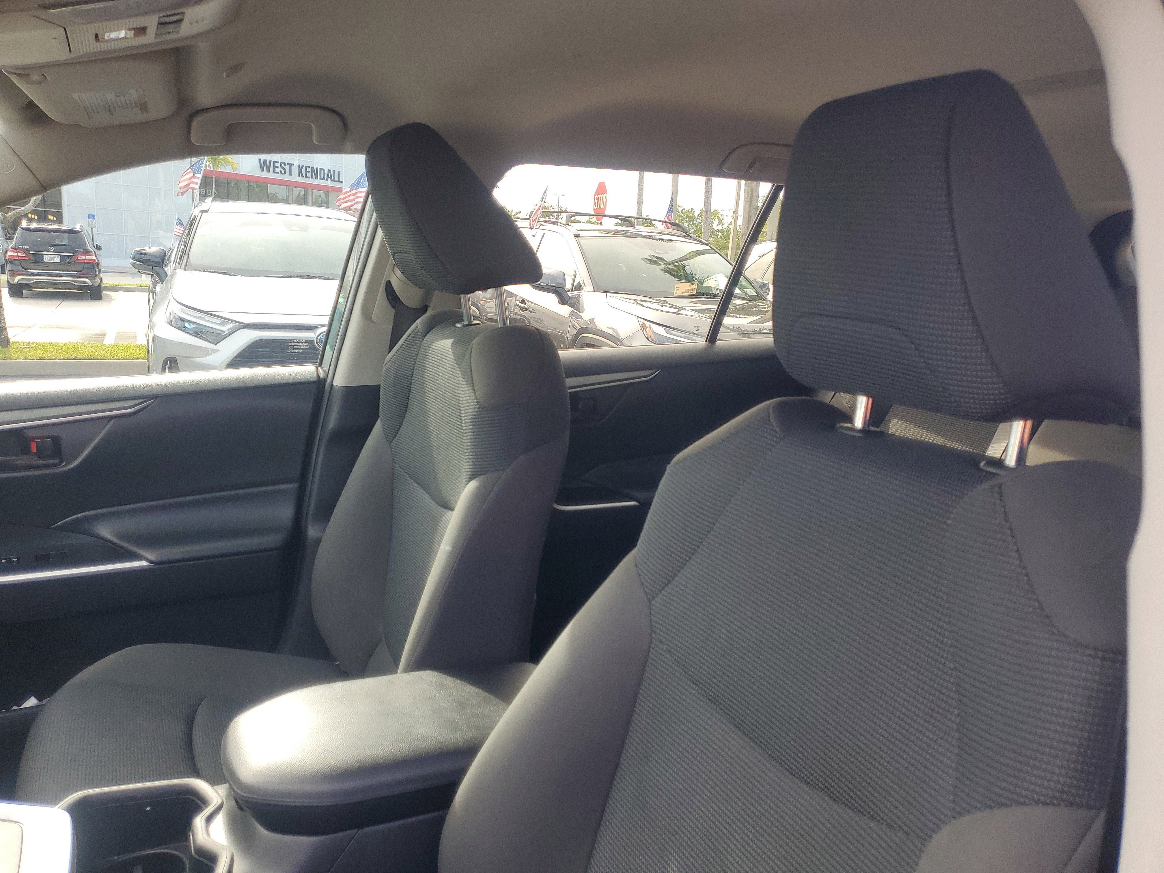 Used 2024 Toyota RAV4 LE image 17