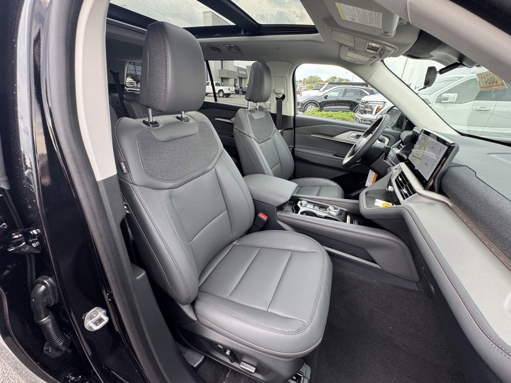 New 2025 Ford Explorer Active w/ Active Comfort Package image 23