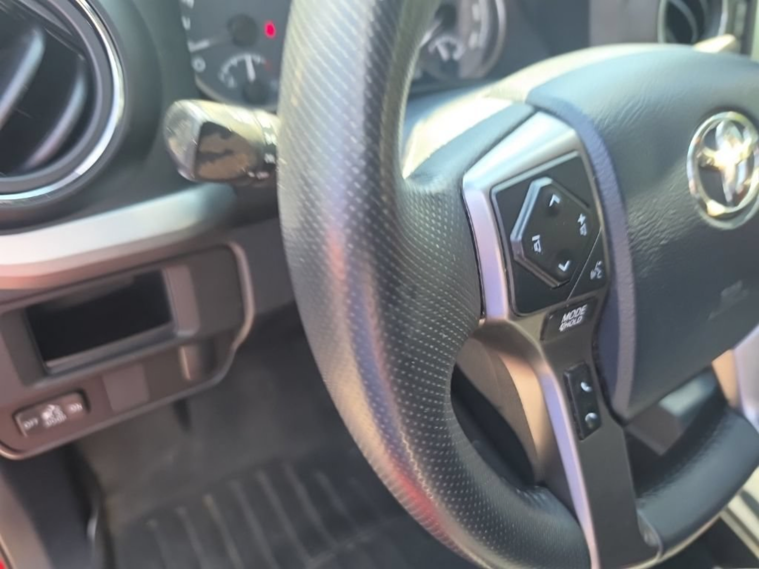 Used 2017 Toyota Tacoma SR5 w/ Tow Package RWD image 20
