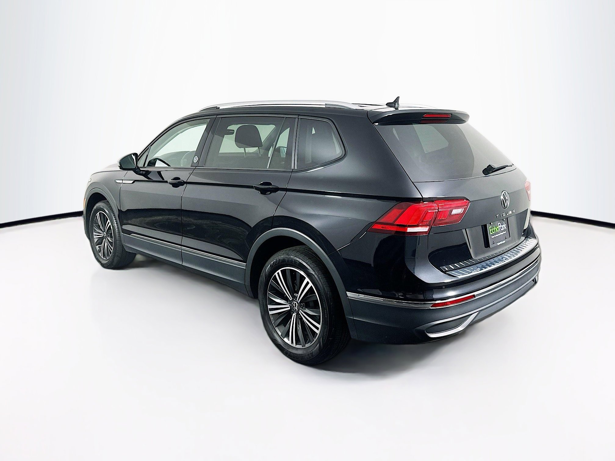 Used 2024 Volkswagen Tiguan SE image 5