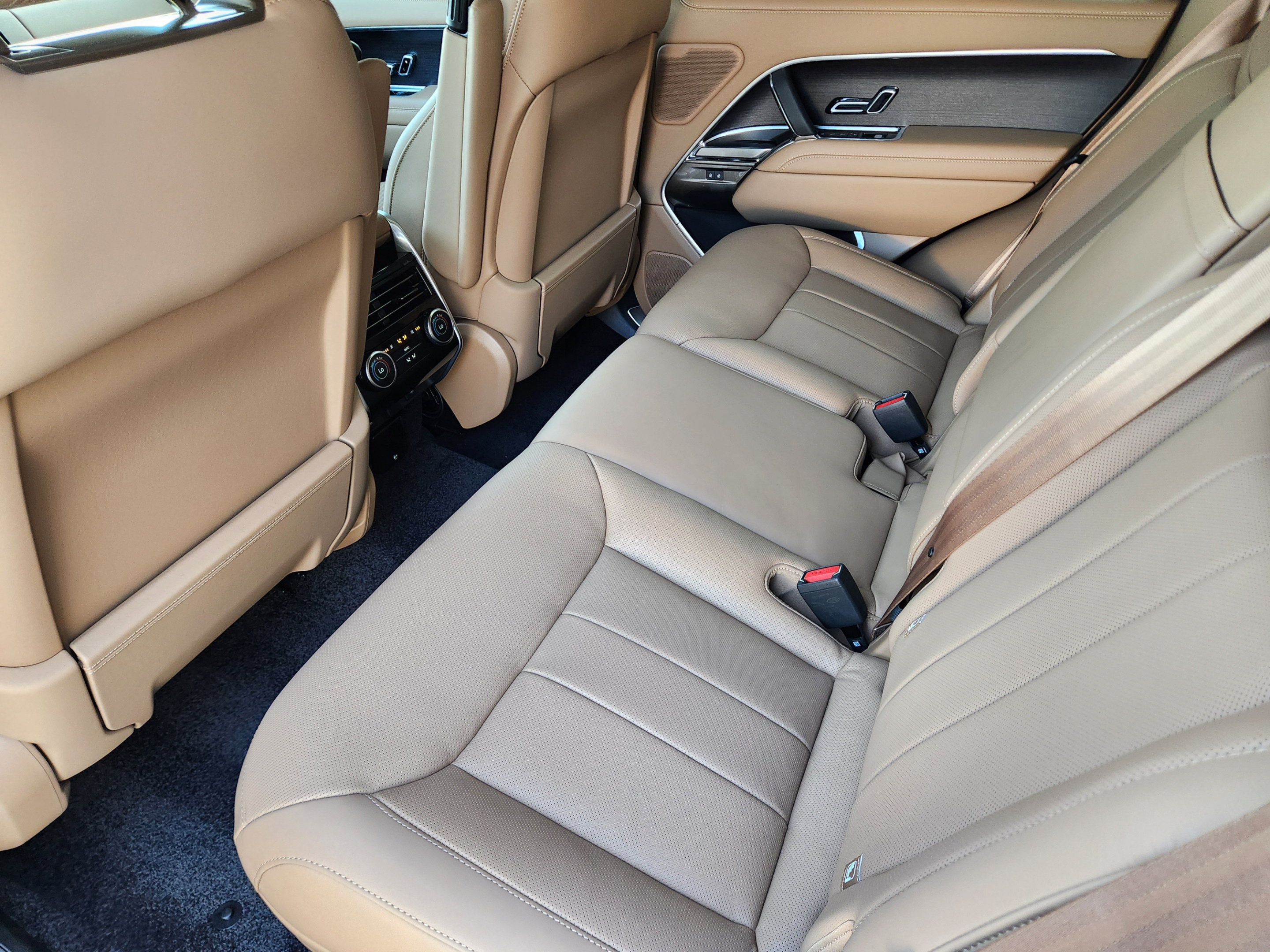 Certified 2026 Land Rover Range Rover SE AWD/4WD image 23