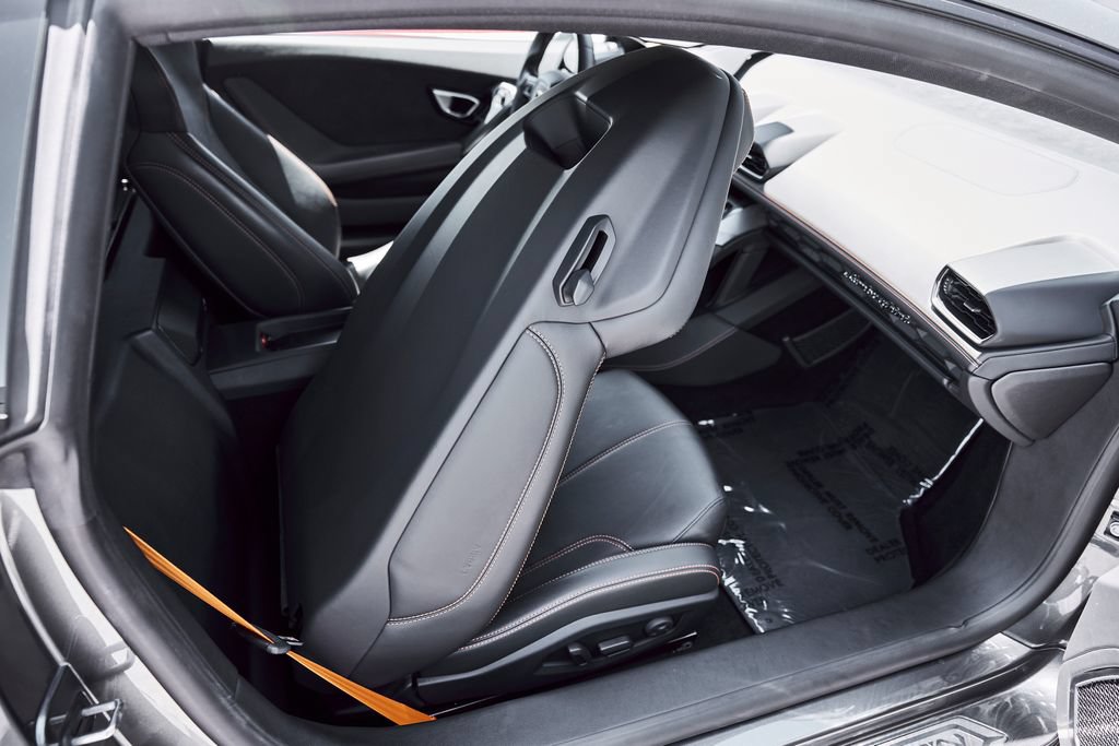 Used 2021 Lamborghini Huracan EVO RWD image 46