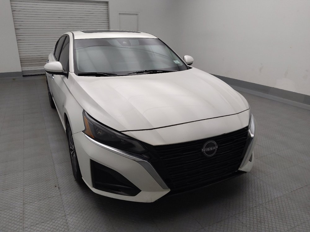 Used 2024 Nissan Altima 2.5 SV w/ SV Premium Package FWD image 14