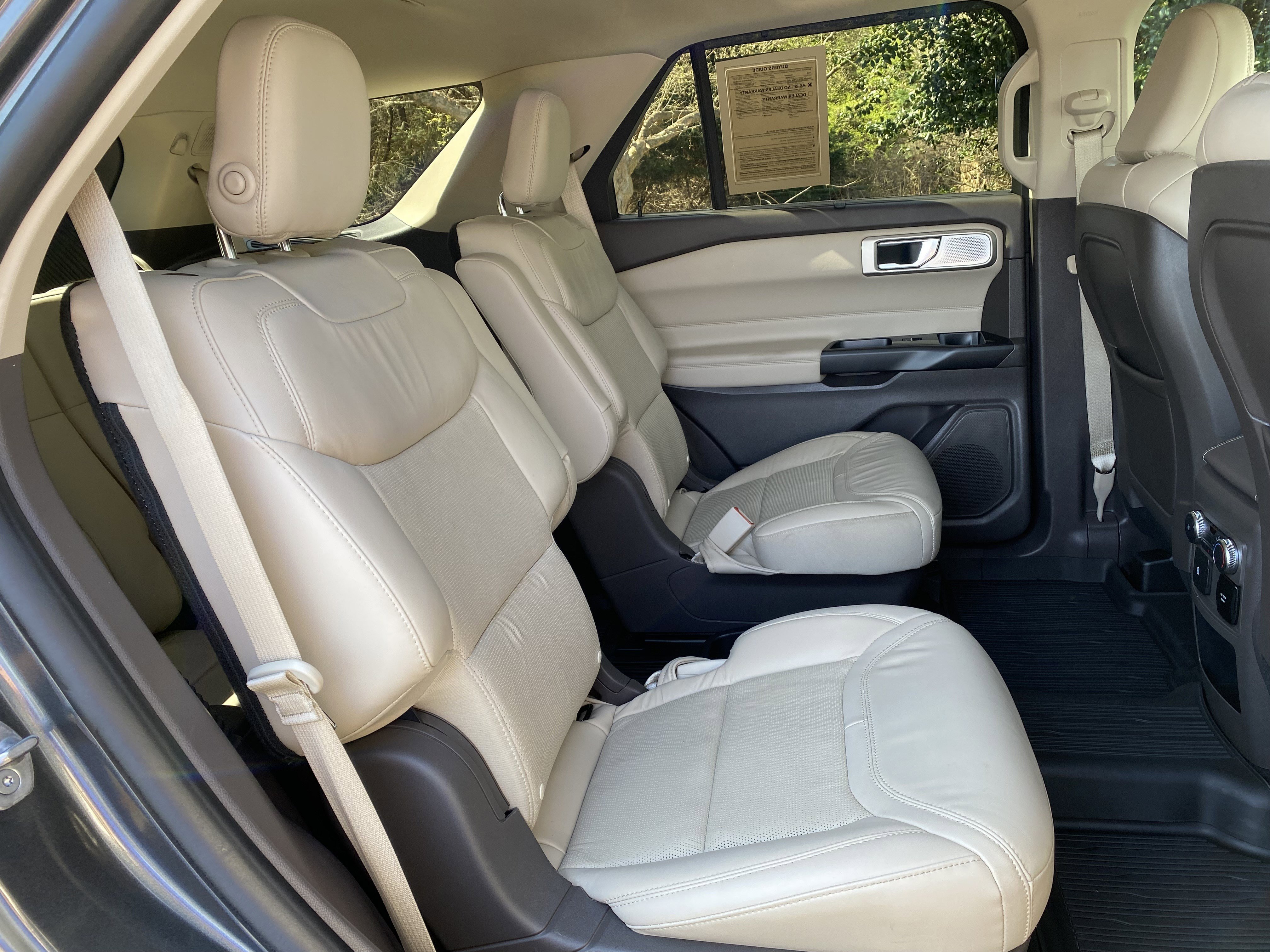 Used 2020 Ford Explorer Platinum w/ Premium Technology Package image 37