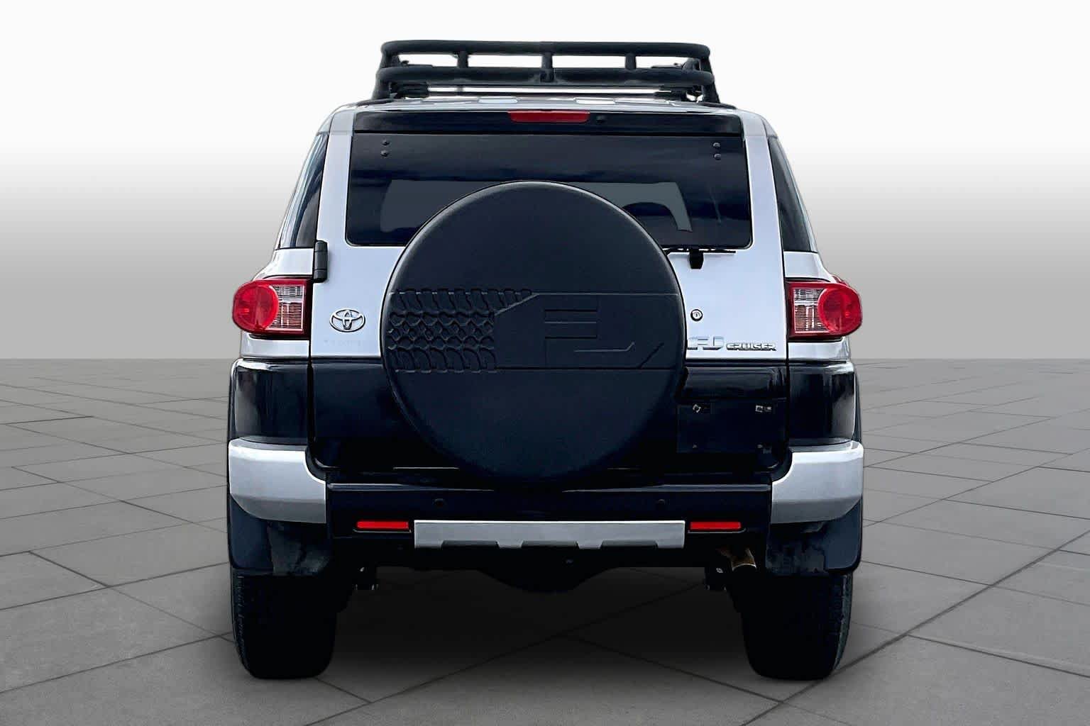 Used 2008 Toyota FJ Cruiser 2WD w/ Upgrade Pkg 2 image 4