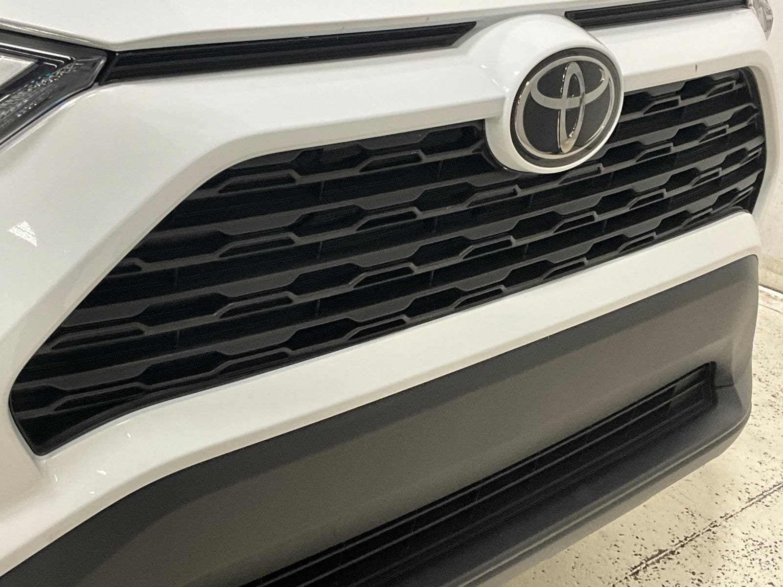 Used 2025 Toyota RAV4 Woodland Edition AWD/4WD image 28