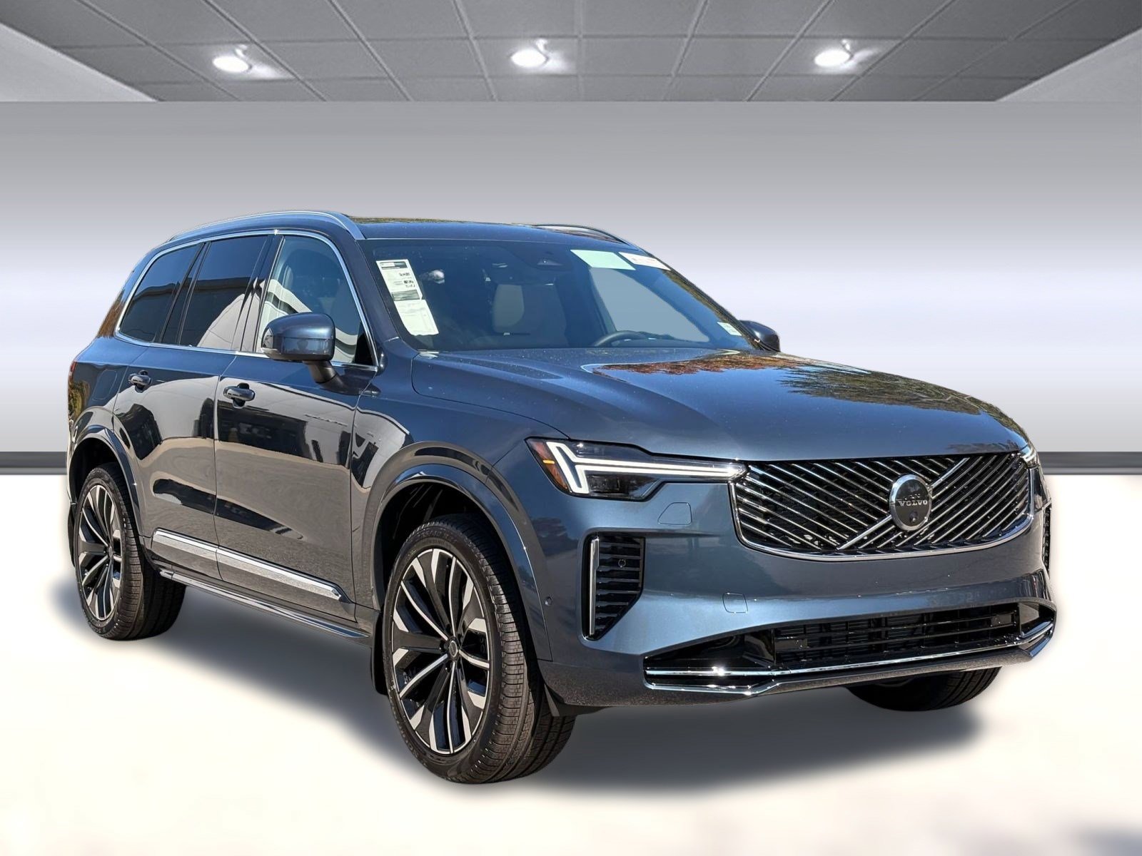 New 2026 Volvo XC90 B6 Plus w/ Protection Package image 7