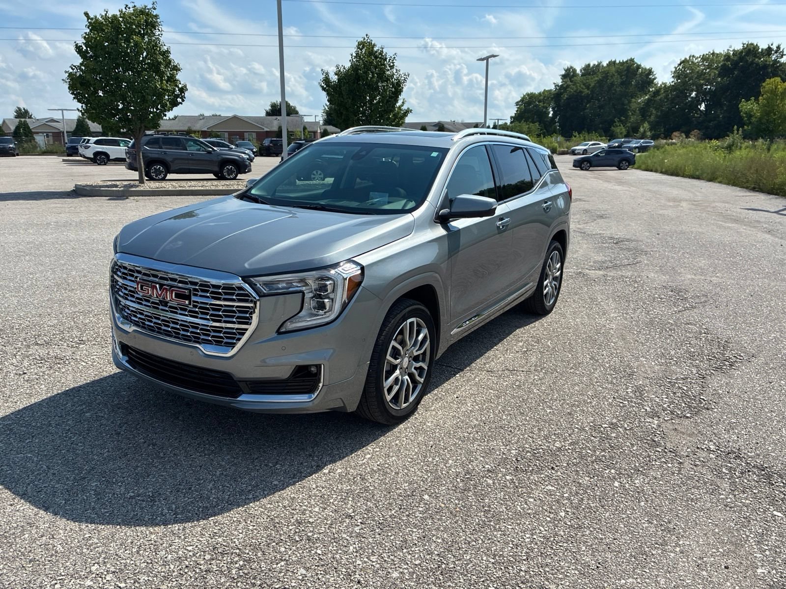 Used 2024 GMC Terrain Denali w/ Denali Premium Package AWD/4WD image 23