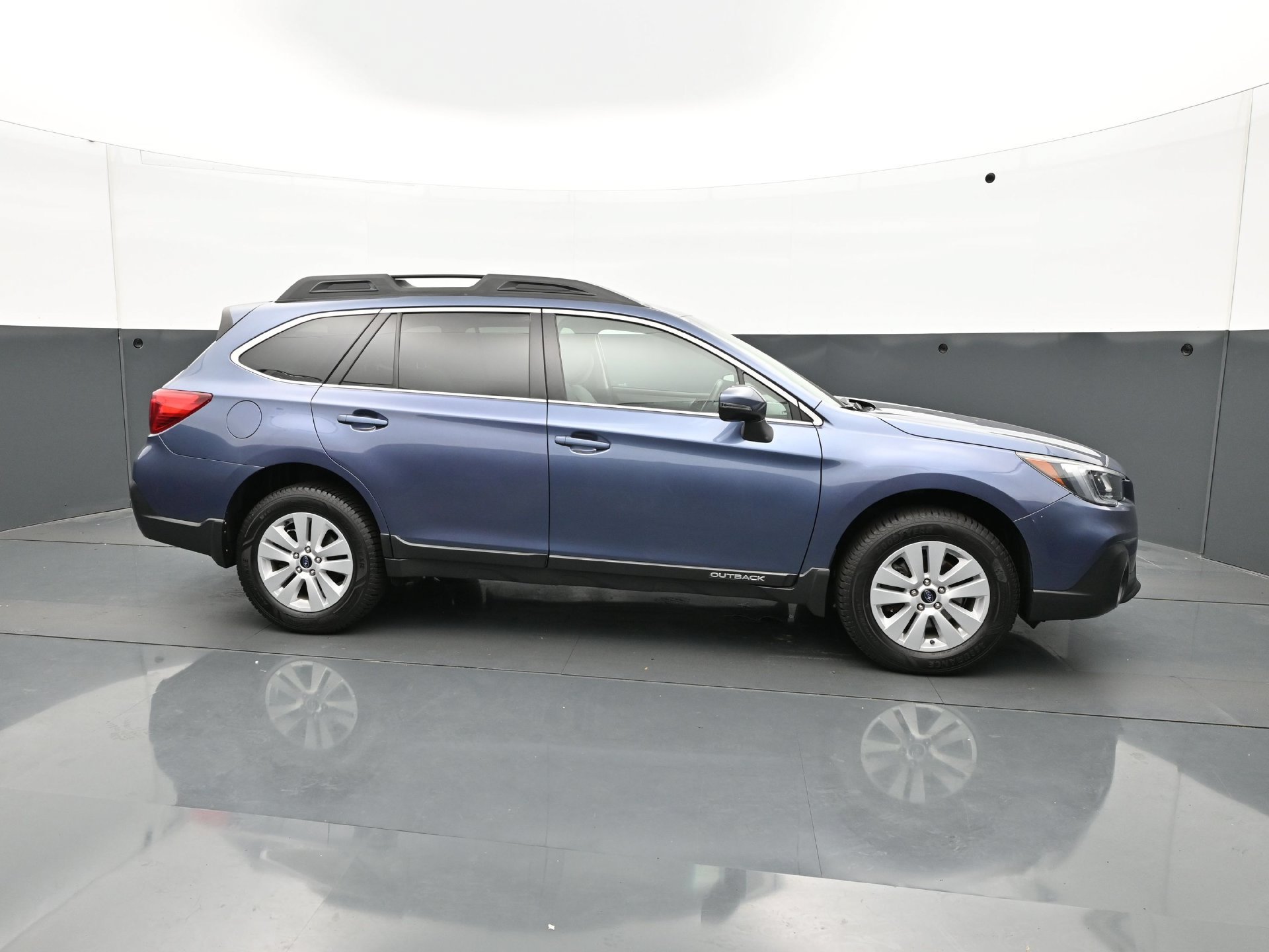 Used 2018 Subaru Outback 2.5i Premium AWD/4WD image 8