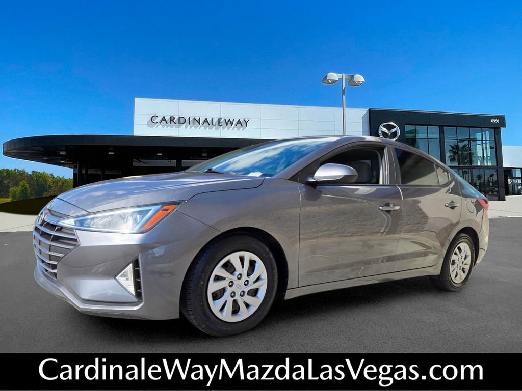 Used 2020 Hyundai Elantra SE FWD image 2