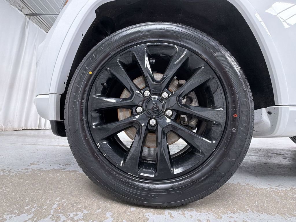 Used 2022 Jeep Grand Cherokee Laredo X AWD/4WD image 13