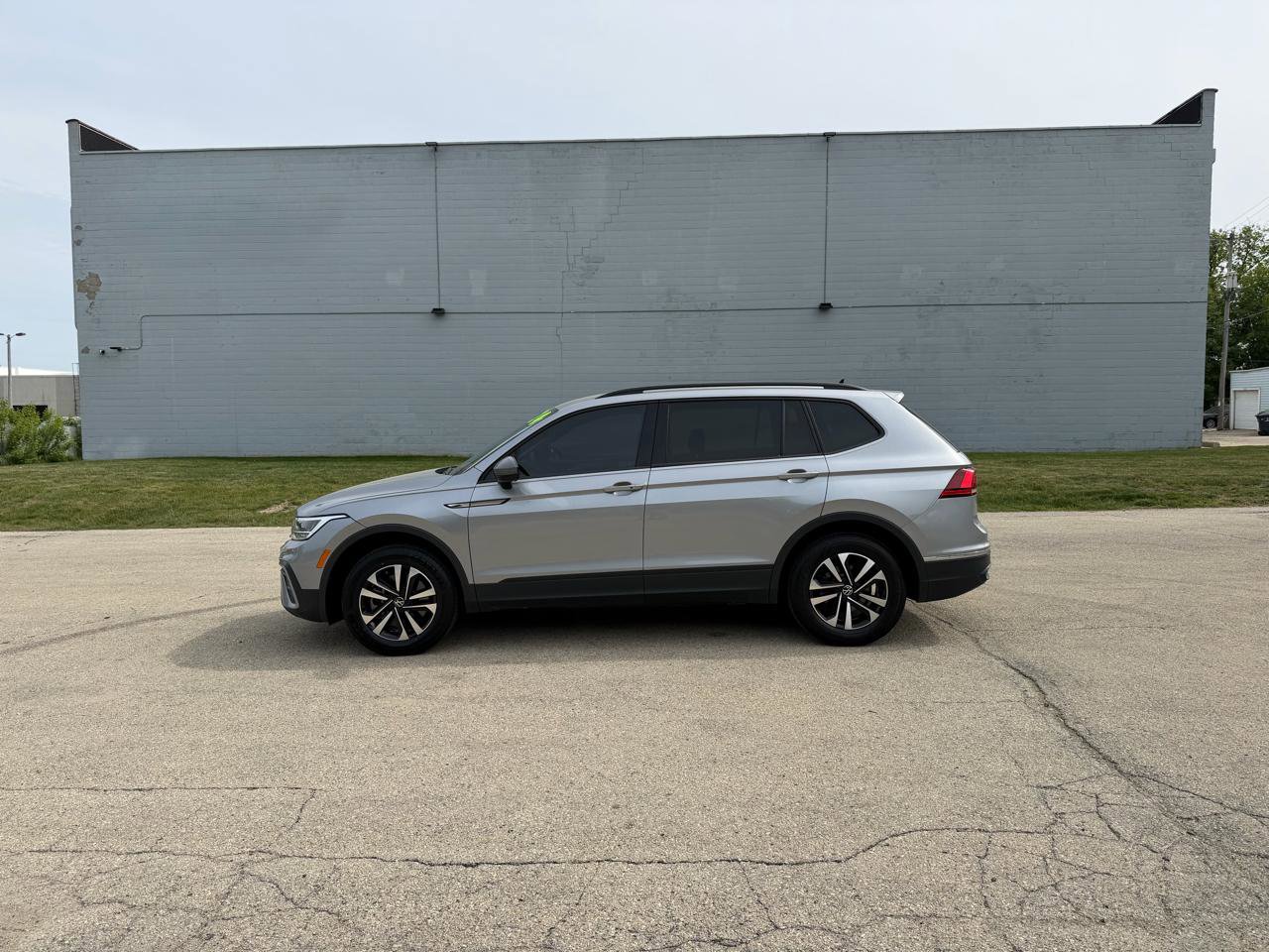 Used 2024 Volkswagen Tiguan S AWD/4WD image 4