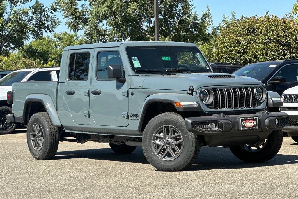 New 2026 Jeep Gladiator Sport AWD/4WD image 2