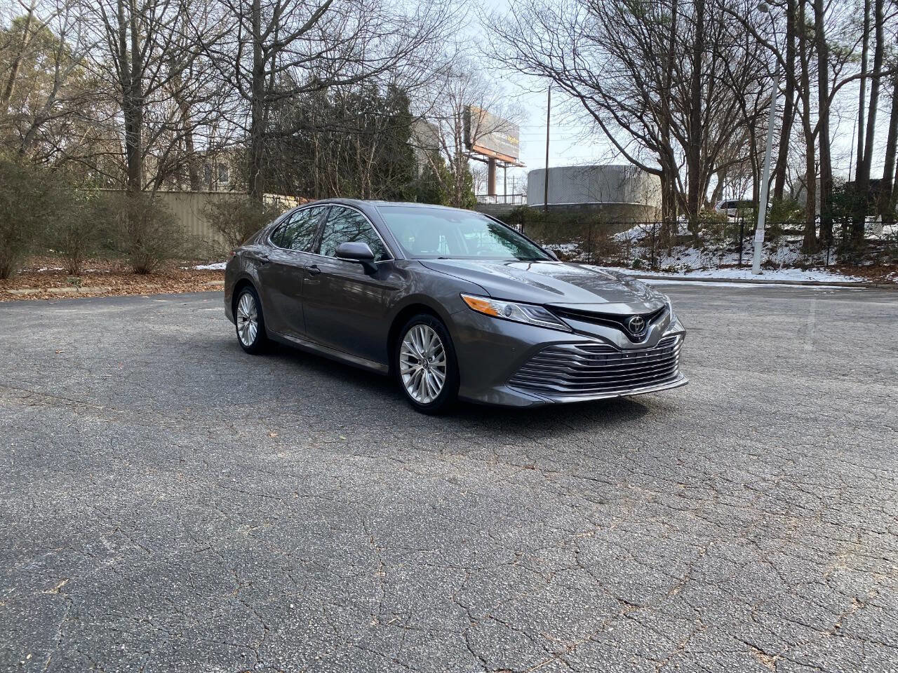 Used 2018 Toyota Camry XLE w/ Driver Assist Package FWD image 3