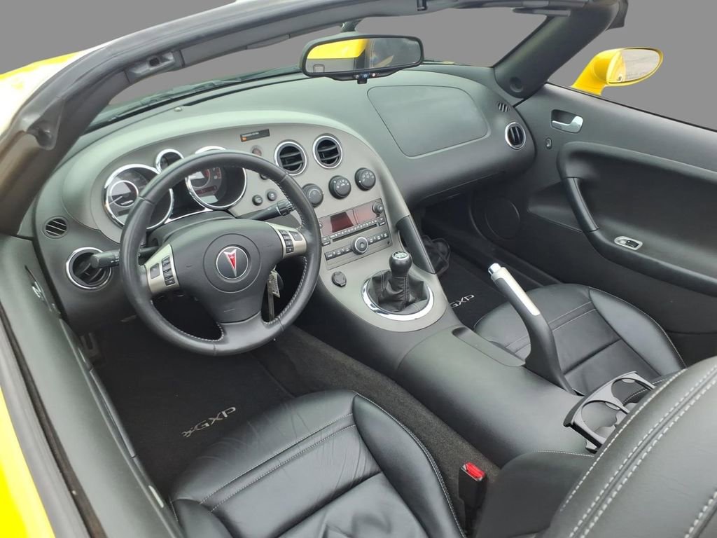Used 2007 Pontiac Solstice GXP w/ Premium Package RWD image 5