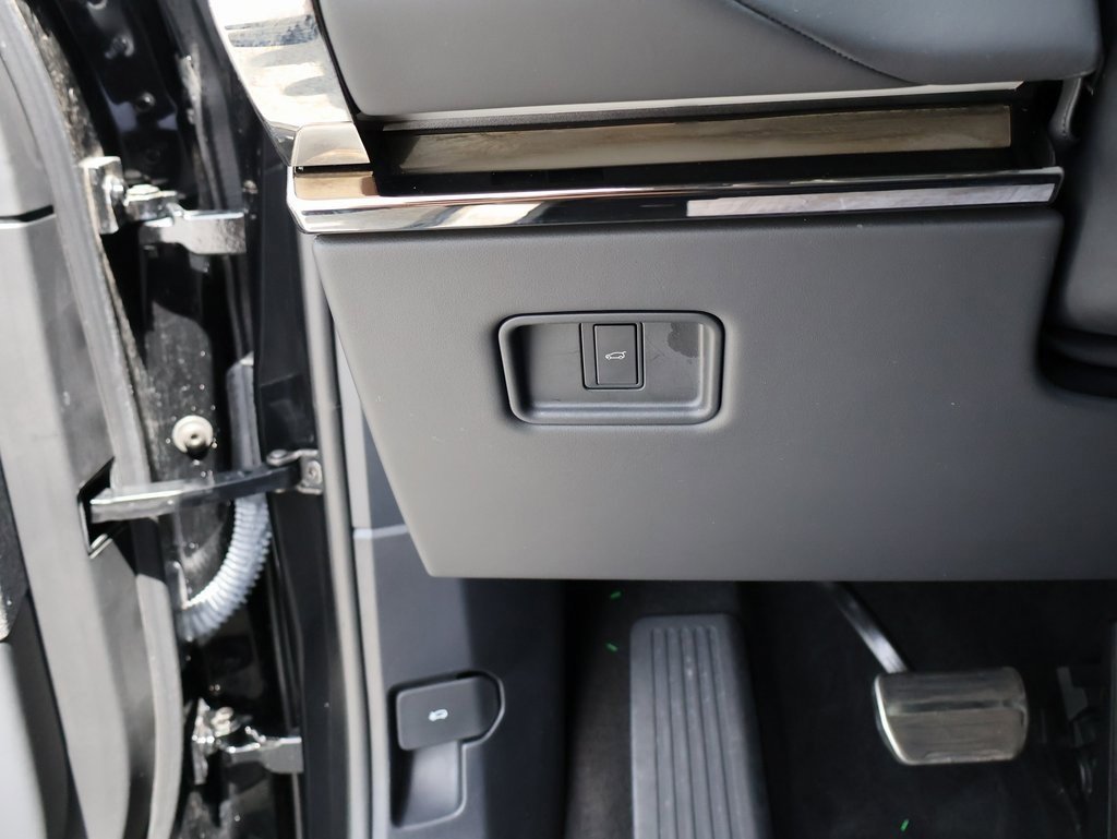 Used 2024 Land Rover Range Rover Sport Dynamic SE image 33