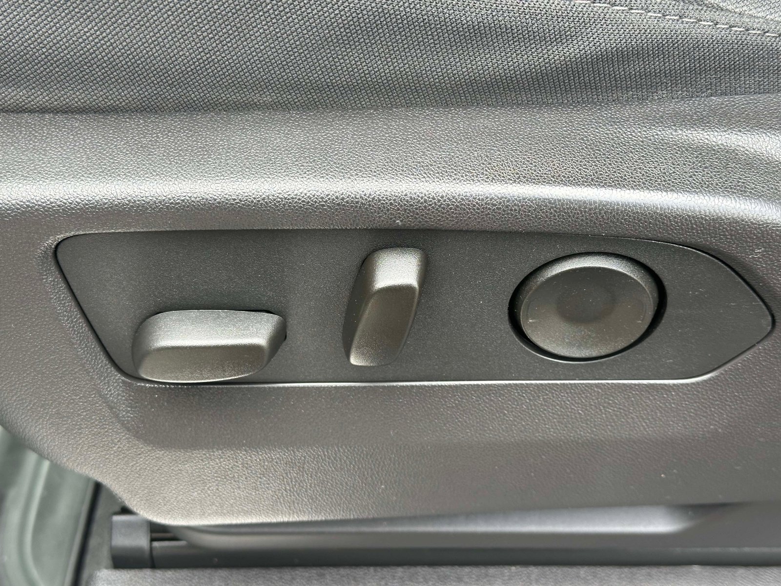 Used 2024 Chevrolet Silverado 1500 LT AWD/4WD image 18