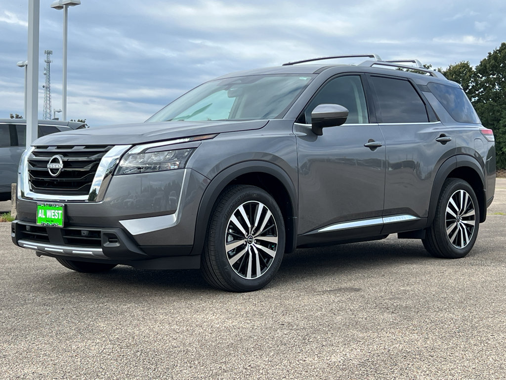 New 2025 Nissan Pathfinder Platinum w/ Cargo Package image 3