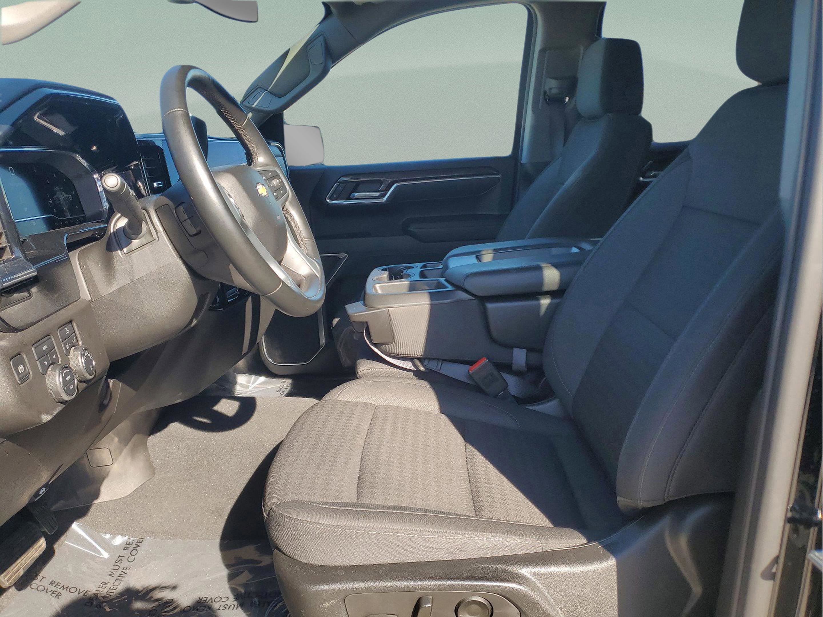 Used 2025 Chevrolet Silverado 1500 LT AWD/4WD image 16