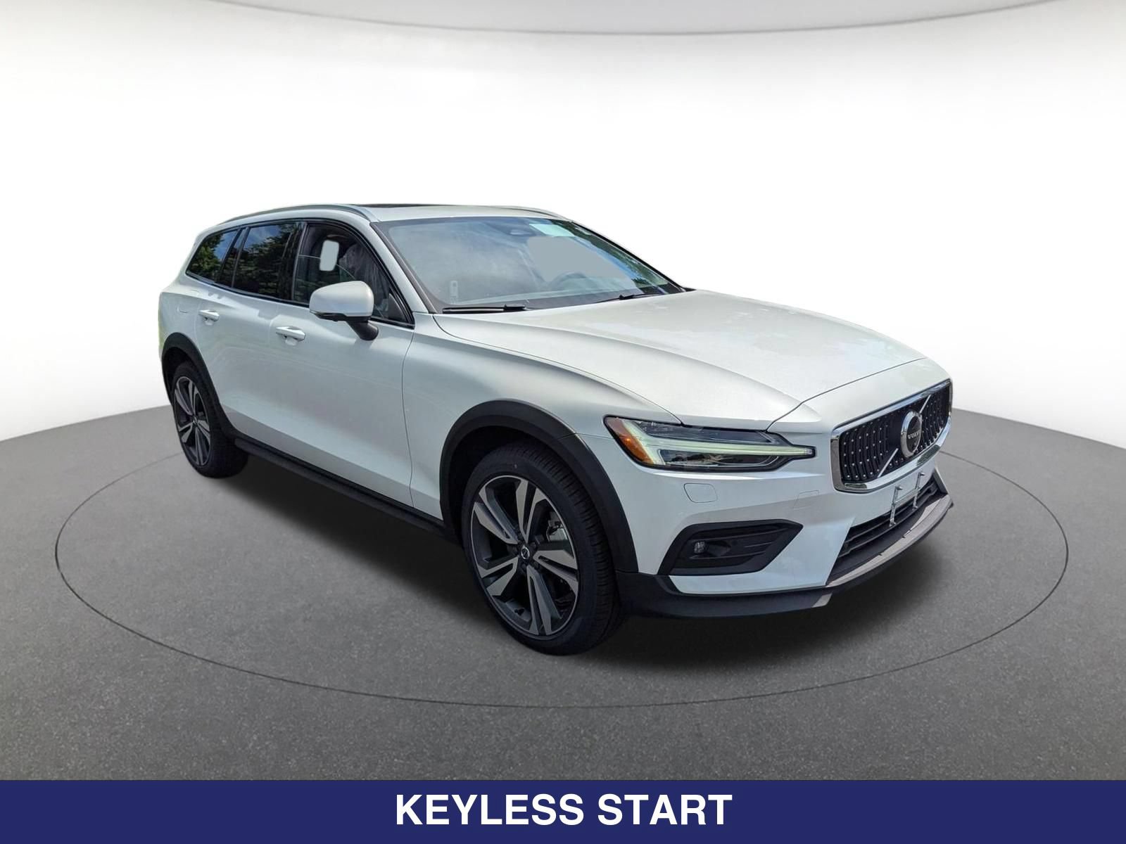 Certified 2026 Volvo V60 B5 Cross Country Plus w/ Protection Package Premier AWD/4WD image 2
