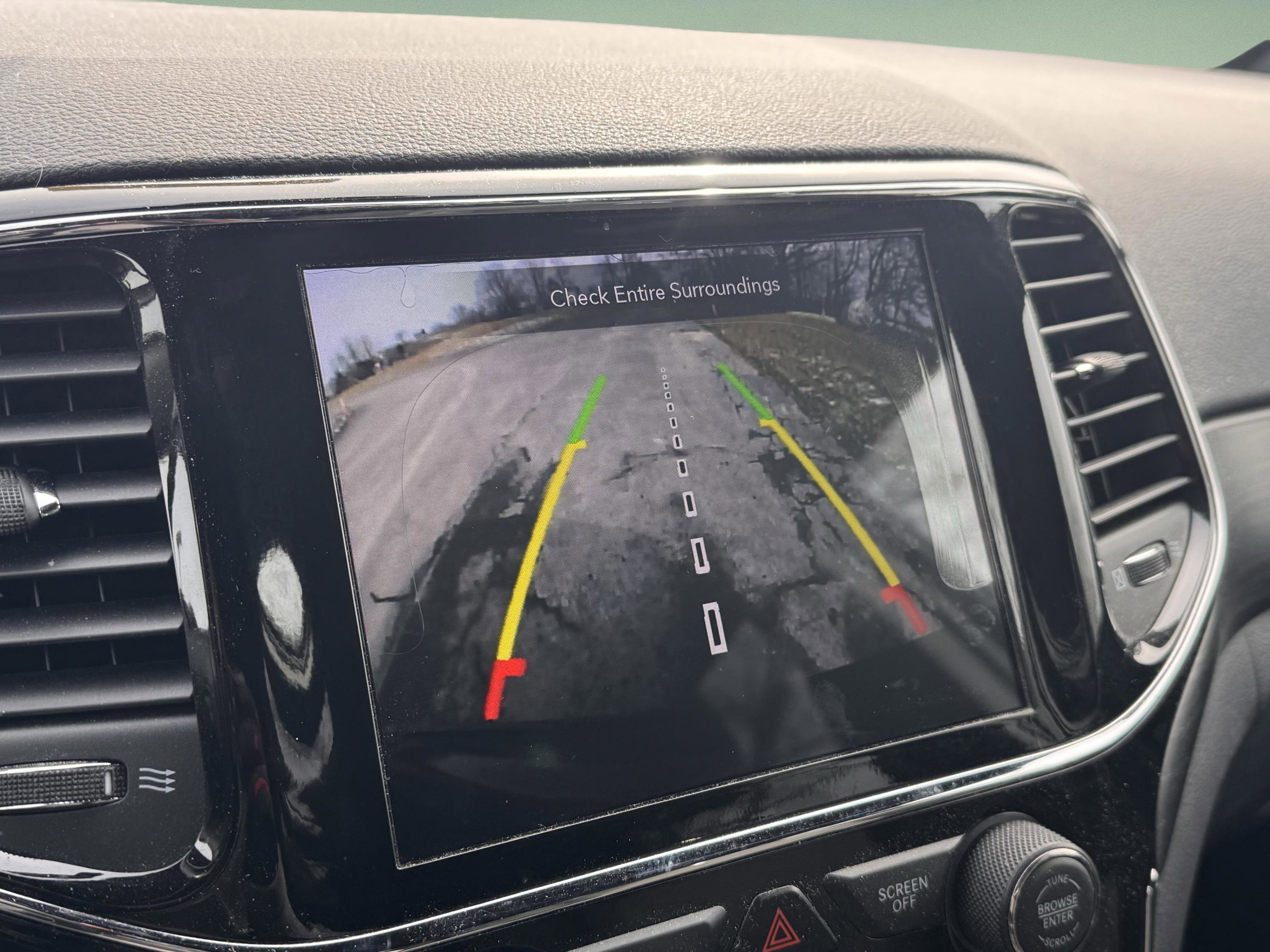 Used 2020 Jeep Grand Cherokee Laredo w/ 18" Wheel & 8.4" Radio Group image 17