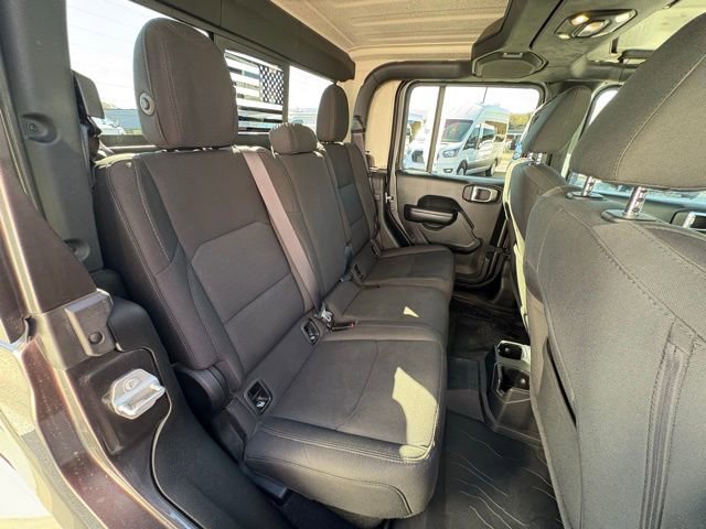Used 2021 Jeep Gladiator Willys image 28