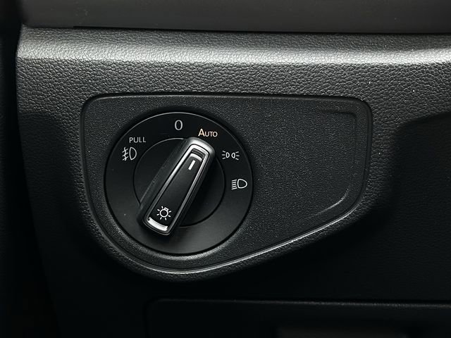 Used 2019 Volkswagen Atlas SE w/ Panoramic Sunroof Package FWD image 26