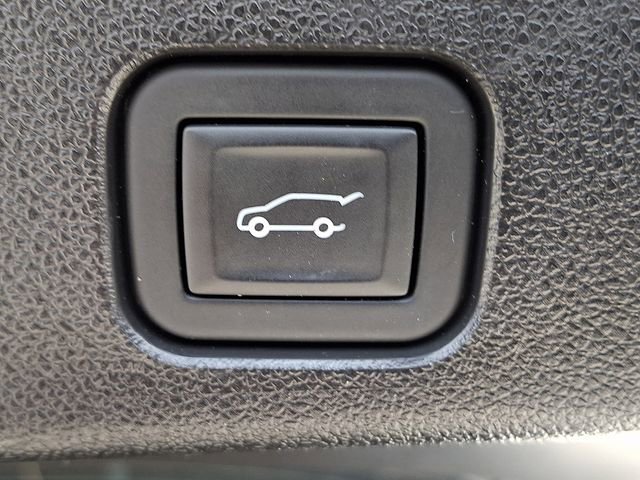 Used 2024 Chevrolet Traverse Z71 AWD/4WD image 34