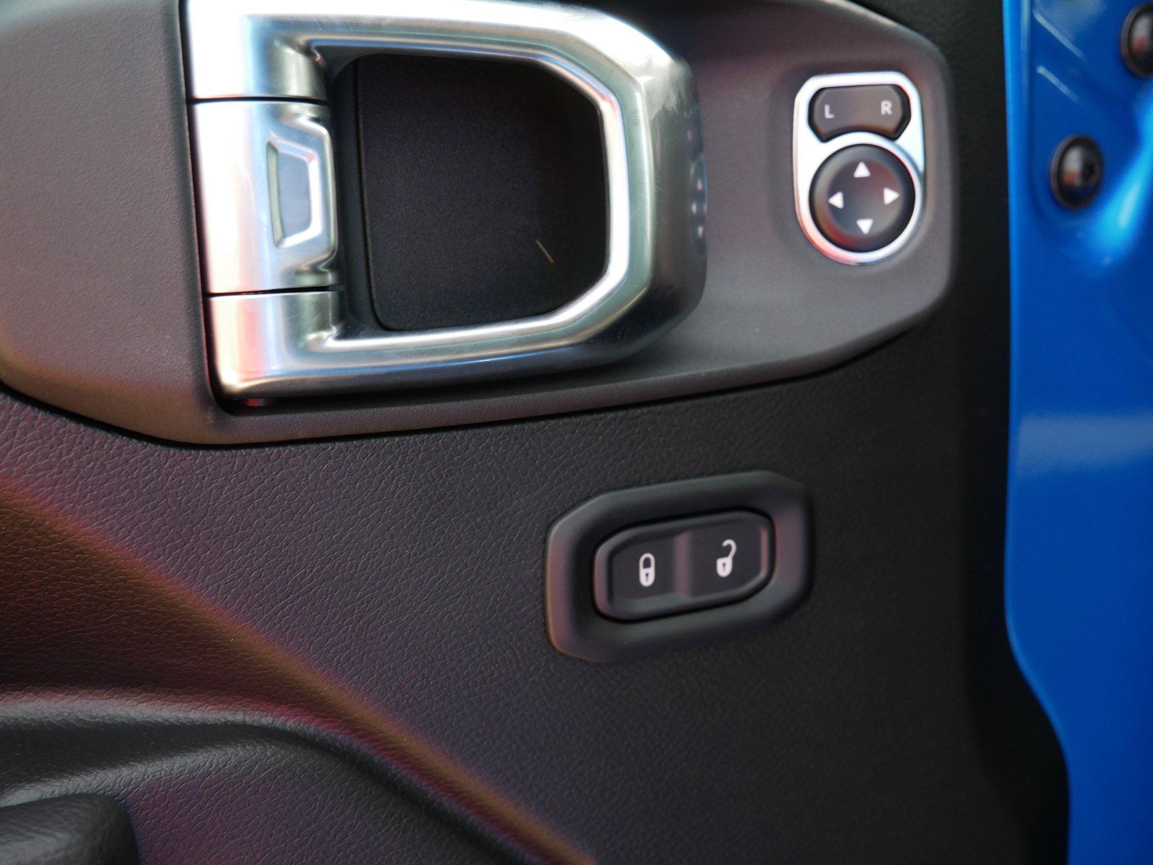 New 2025 Jeep Wrangler Sport S image 11