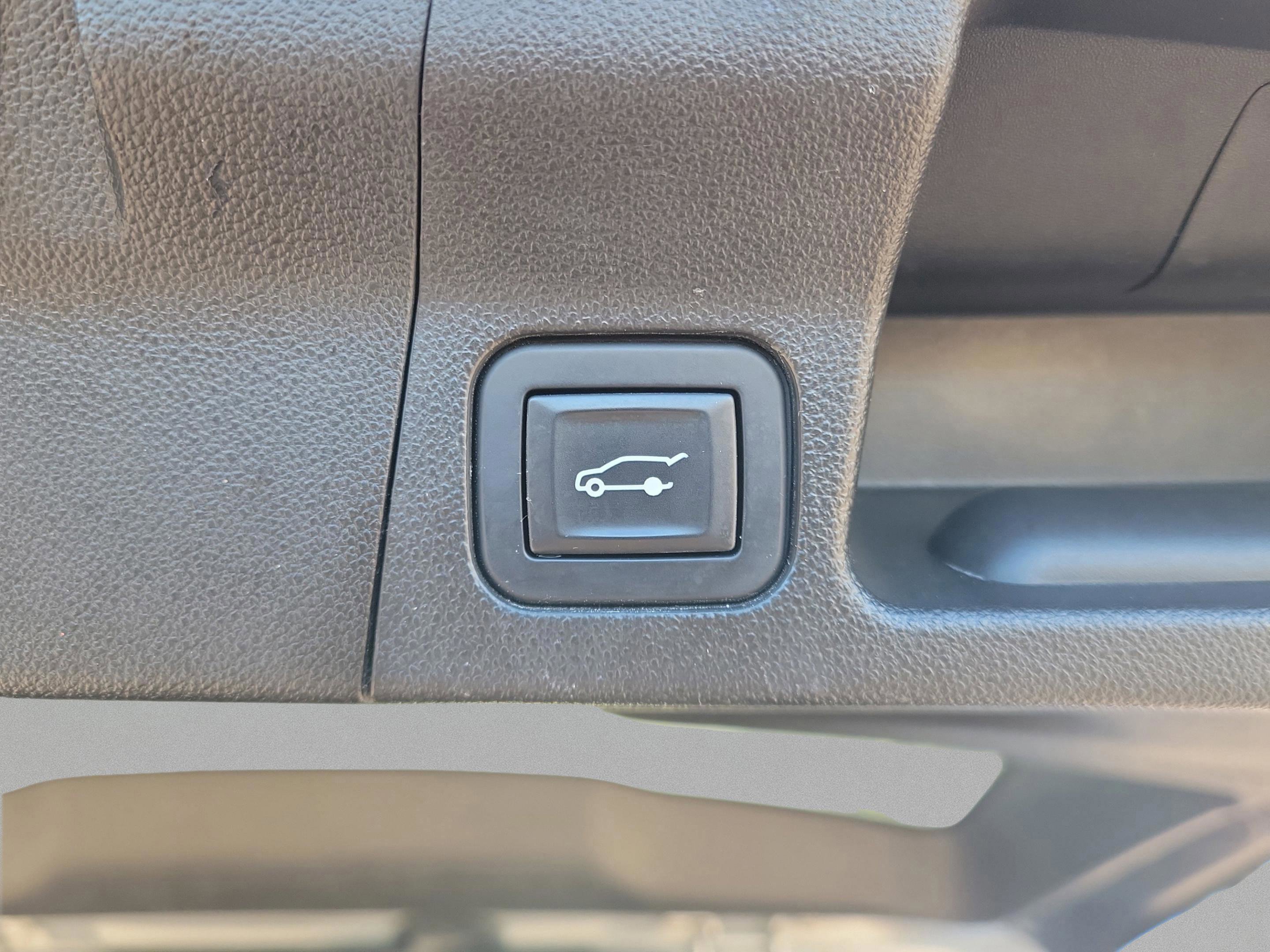 Used 2018 GMC Acadia SLE image 36