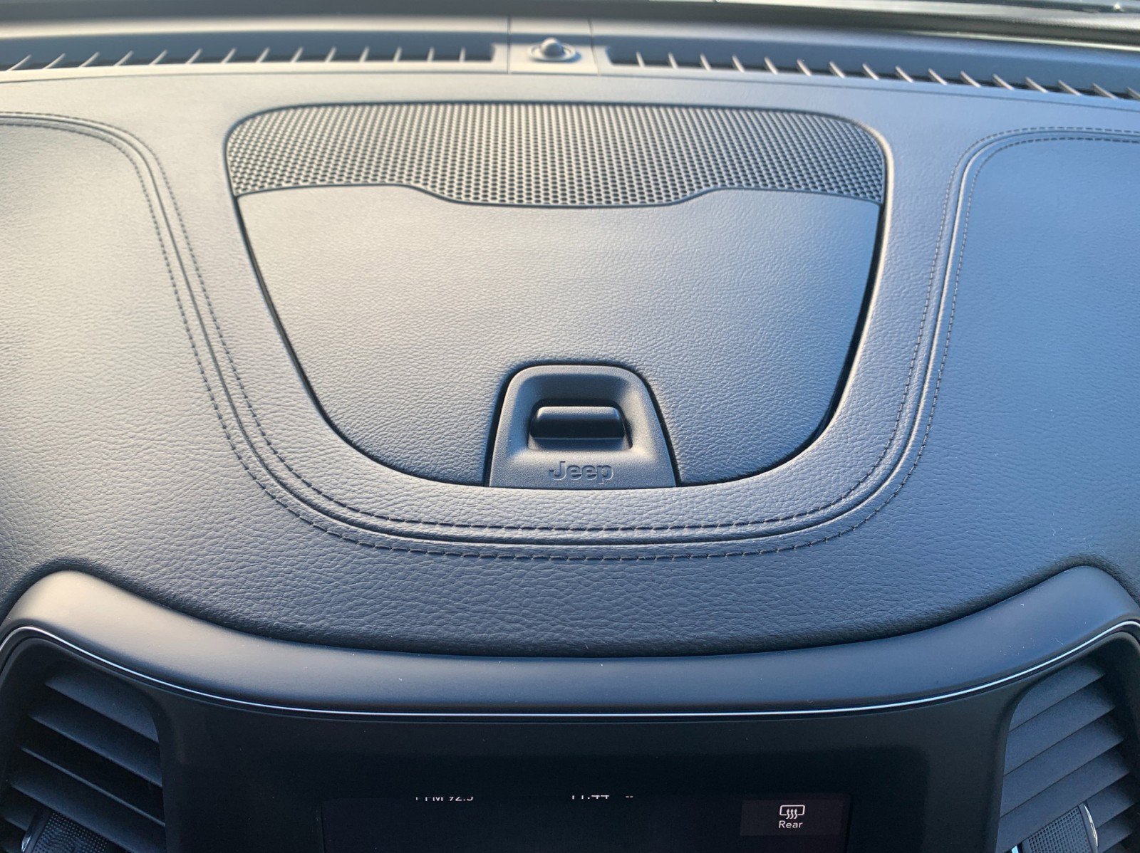 Used 2019 Jeep Cherokee Latitude Plus w/ Cold Weather Group image 28