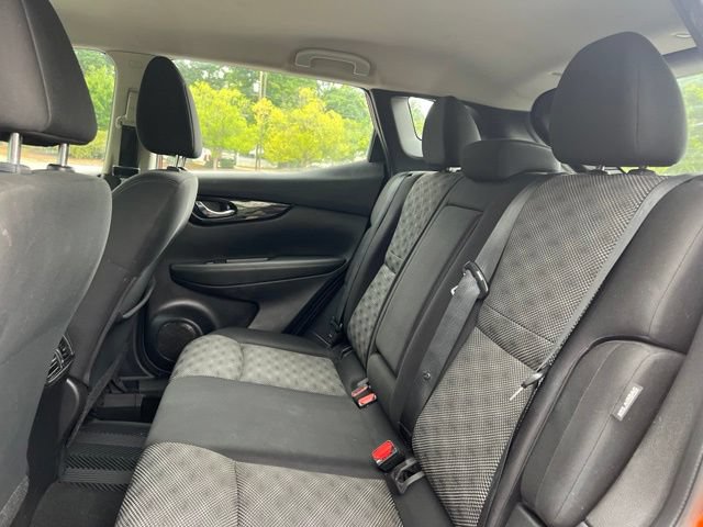 Used 2022 Nissan Rogue Sport SV FWD image 16