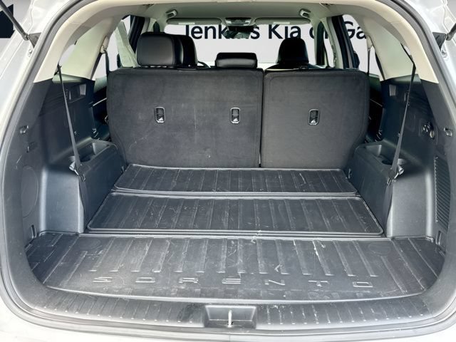 Used 2024 Kia Sorento S FWD image 8