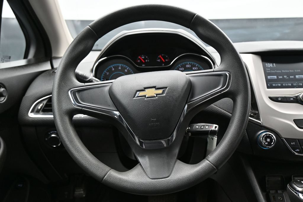 Used 2017 Chevrolet Cruze LS FWD image 14