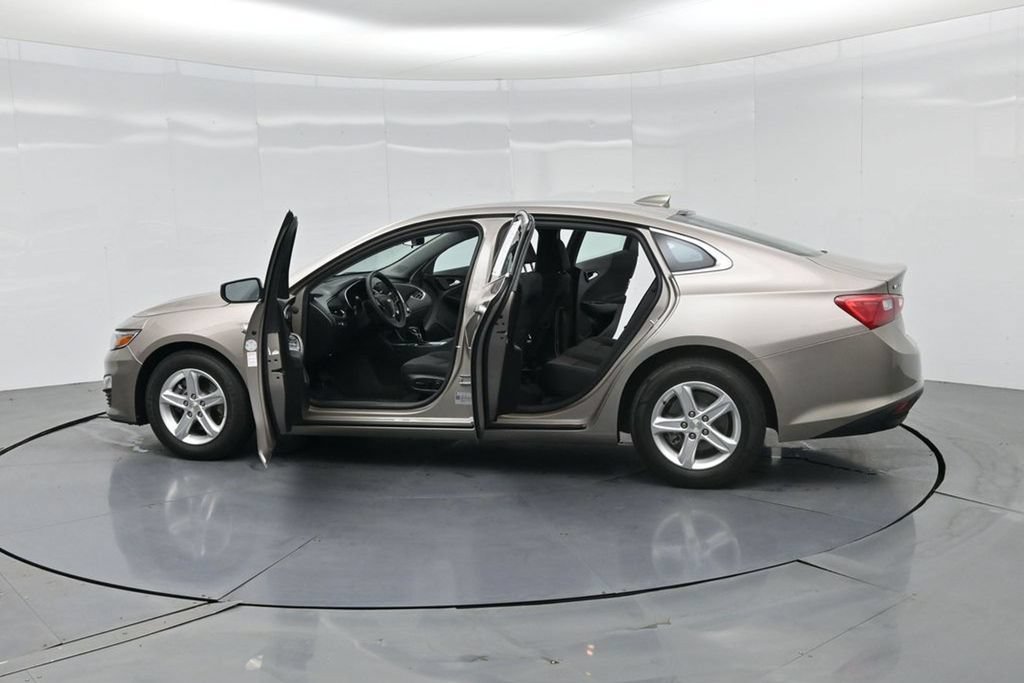 Used 2023 Chevrolet Malibu LT FWD image 39
