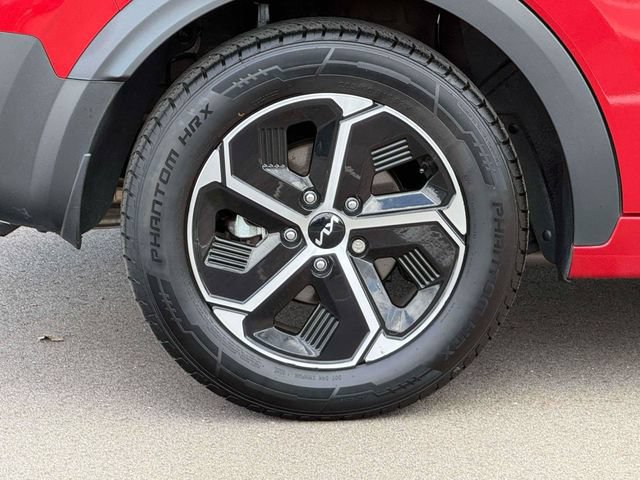 Used 2024 Kia Niro EX FWD image 9