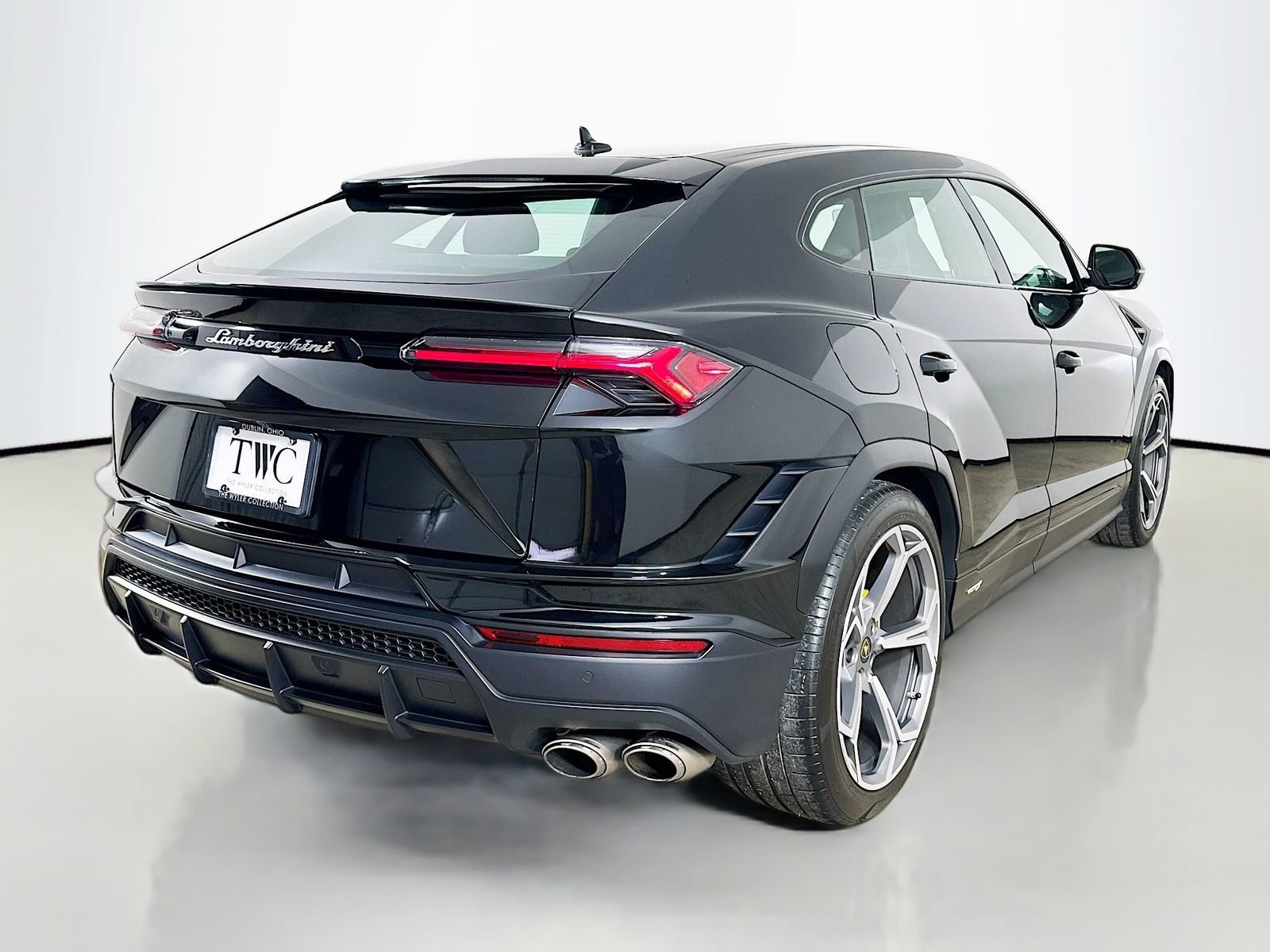 Used 2024 Lamborghini Urus S AWD/4WD image 5