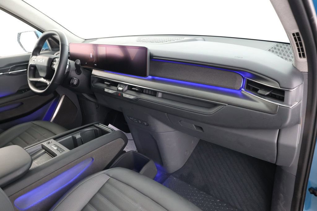Used 2024 Kia EV9 Land image 26