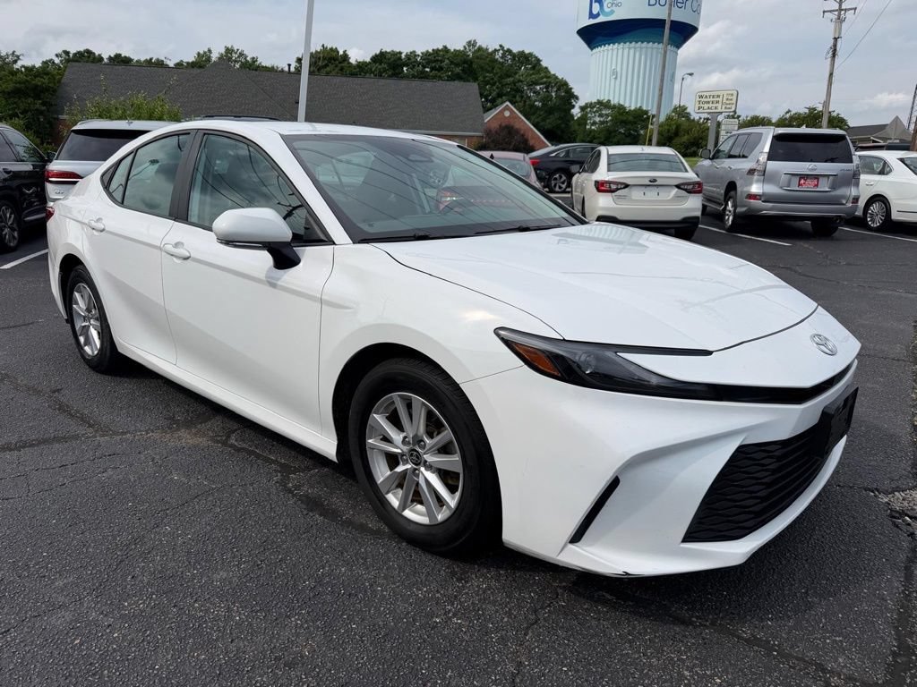 Used 2025 Toyota Camry LE FWD image 4