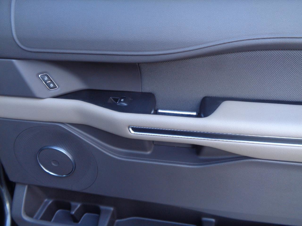 Used 2020 Ford Expedition XL image 31